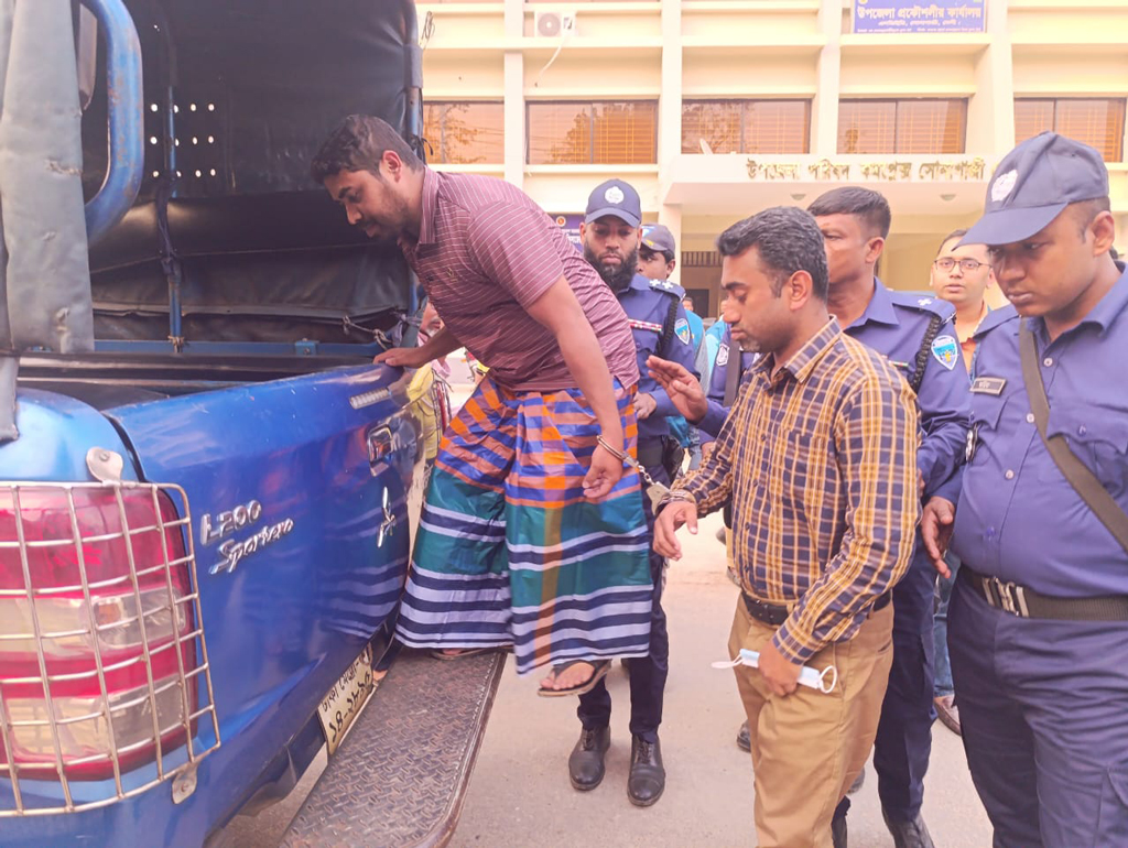 ঘুষের লাখ টাকাসহ দুদকের হাতে সোনাগাজীর পিআইও আটক