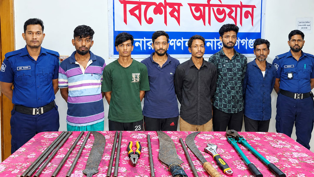 সোনারগাঁয়ে ডাকাতির প্রস্তুতিকালে গ্রেপ্তার ৬