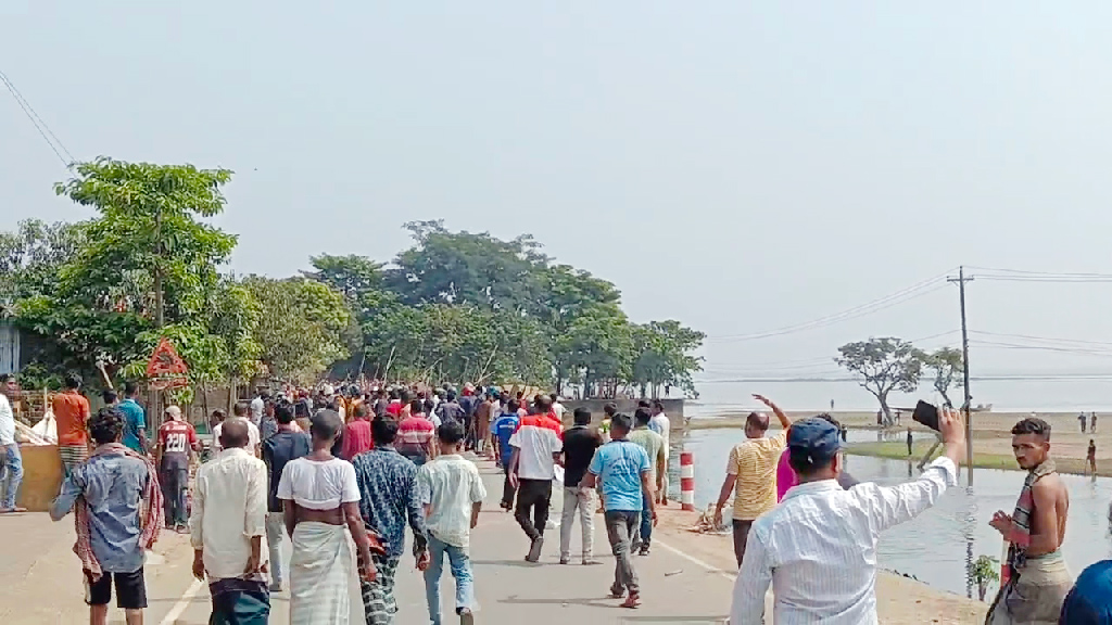 সুনামগঞ্জে মাইকে ঘোষণা দিয়ে পাঁচ গ্রামের বাসিন্দাদের সংঘর্ষ, আহত ২০