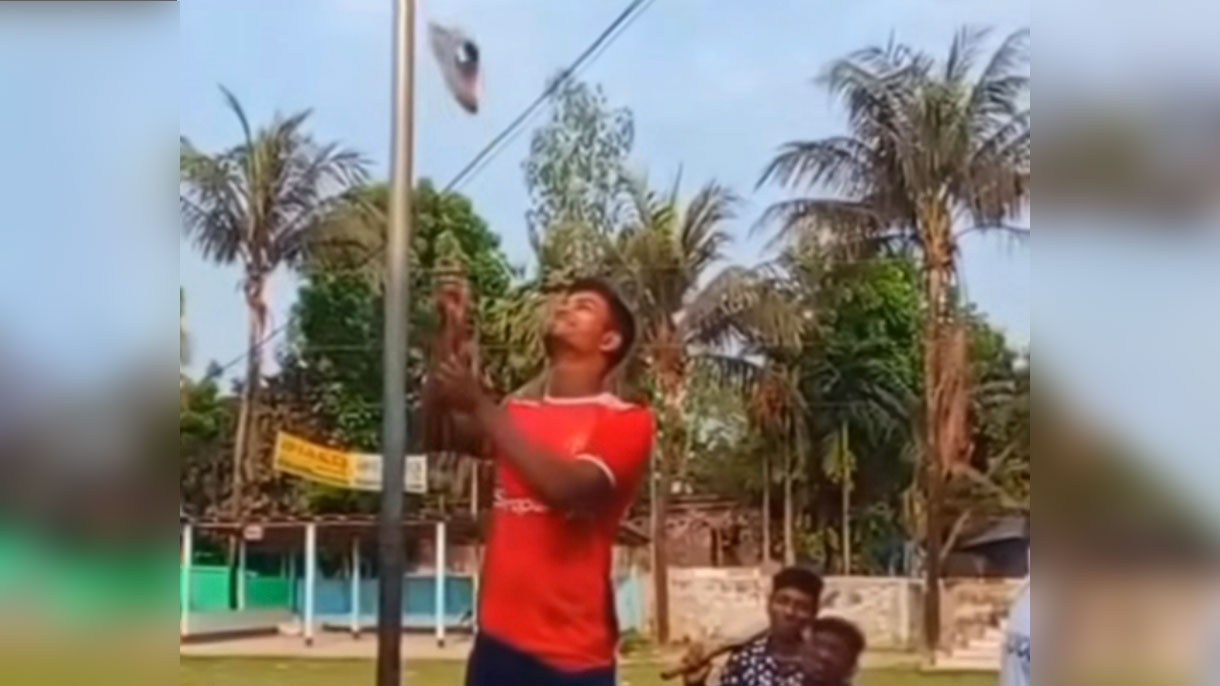 সুন্দরগঞ্জে জাতীয় পতাকা অবমাননার অভিযোগ, কলেজশিক্ষার্থী আটক