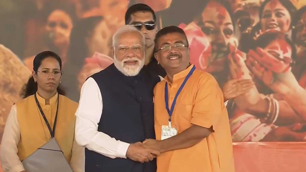 মুখ্যমন্ত্রী পদে শপথ নিলেন শুভেন্দু, মন্ত্রিসভায় আরও পাঁচ