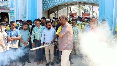সিলেটে ডেঙ্গু প্রতিরোধে সিসিকের মশকনিধন অভিযান
