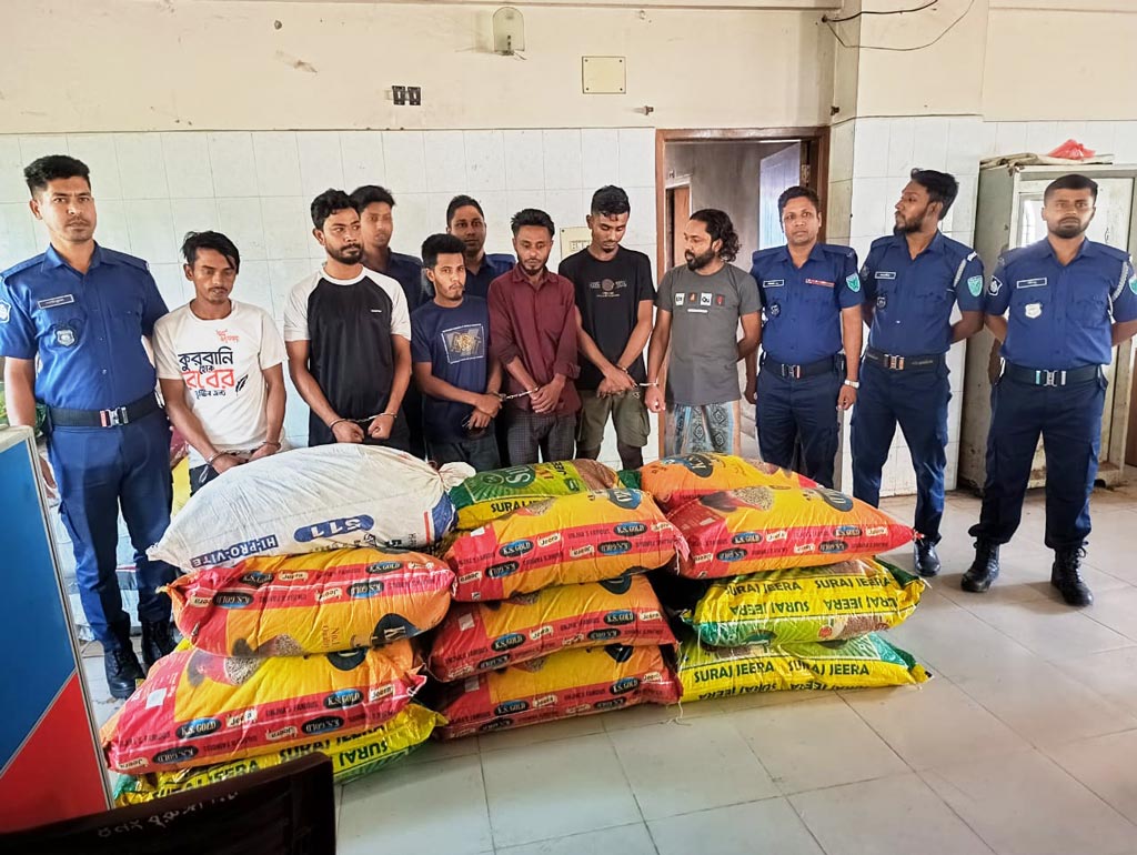 কুরিয়ার সার্ভিসের গাড়িতে ডাকাতি, মালামাল উদ্ধারসহ গ্রেপ্তার ৬