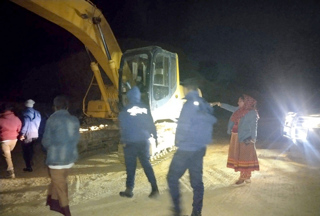 জৈন্তাপুরে পাহাড় কাটায় ২ লাখ টাকা জরিমানা