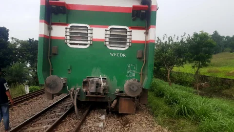 মির্জাপুরে নীলসাগর এক্সপ্রেসের বগি লাইনচ্যুত, আহত একাধিক যাত্রী