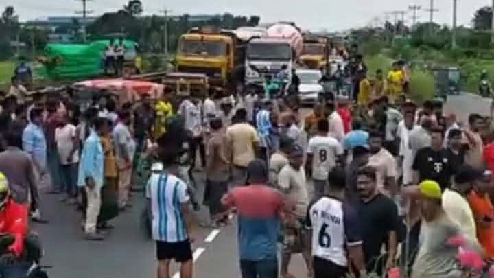 মির্জাপুরে নিরবচ্ছিন্ন বিদ্যুতের দাবিতে সাবস্টেশন ঘেরাও, মহাসড়ক অবরোধ