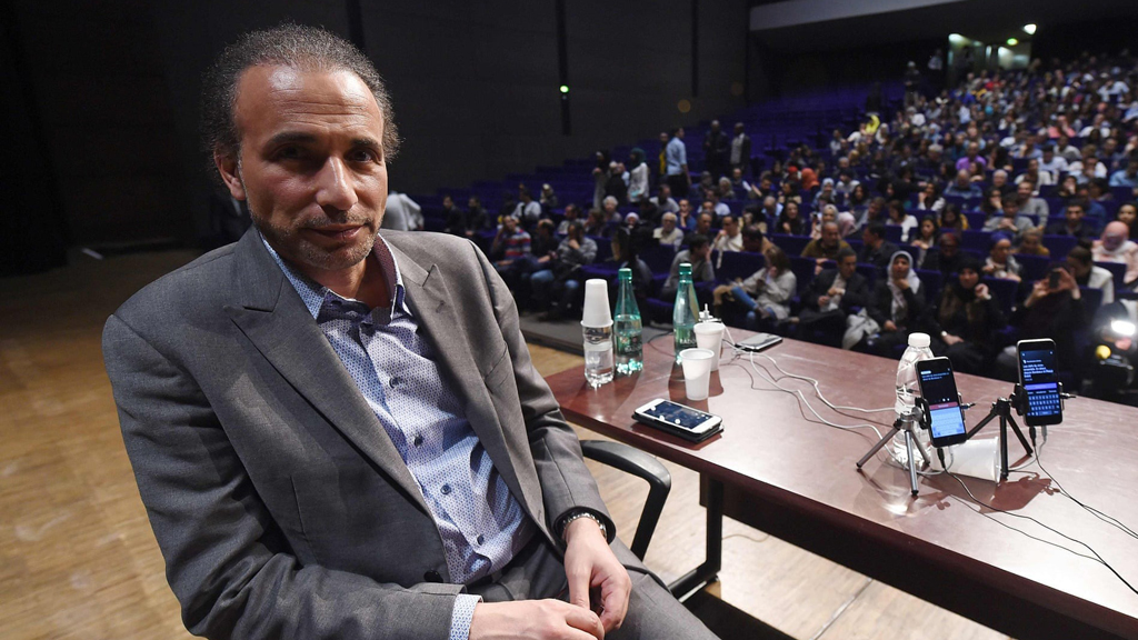 প্যারিসে বিচারের মুখে ৩ নারীকে ধর্ষণে অভিযুক্ত ইসলামি চিন্তাবিদ