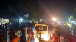 পূজামণ্ডপ থেকে বাড়ি ফেরার পথে বাসের ধাক্কায় প্রাণ গেল কিশোরীর
