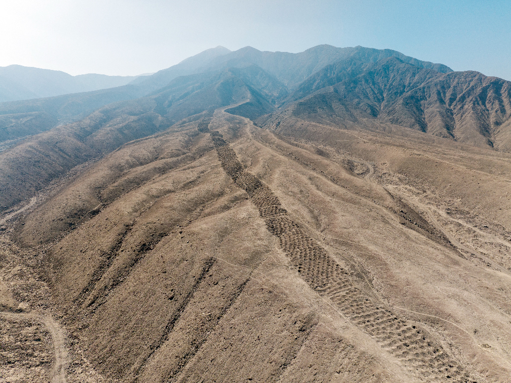 আন্দিজ পর্বতমালায় হাজারো গর্তের রহস্য উন্মোচনের দাবি বিজ্ঞানীদের