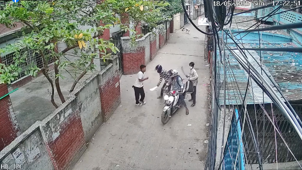 রাজধানীর মগবাজারে ভোরে অস্ত্রের মুখে ছিনতাই, যা জানালেন ভুক্তভোগী