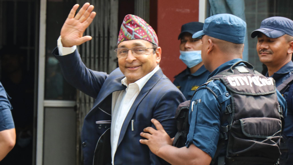 নেপালের কারাগার থেকে কমিউনিস্ট নেতা টপ বাহাদুরও পালিয়েছেন