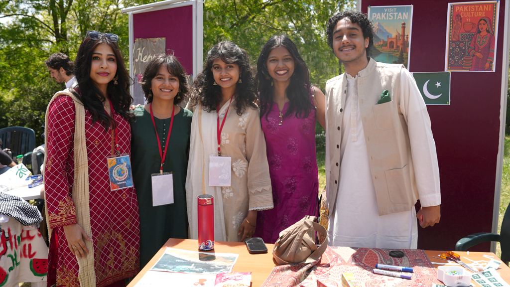 এশিয়ার মুসলিম শিক্ষার্থীদের ওপর নজর তুরস্কের
