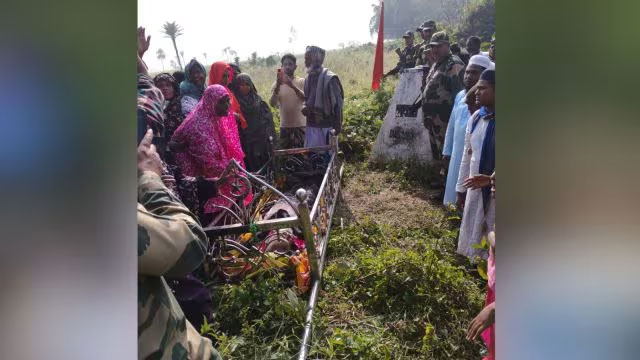 বিজিবি–বিএসএফের মানবিক উদ্যোগ: ভাইকে শেষবারের মতো দেখলেন বোন