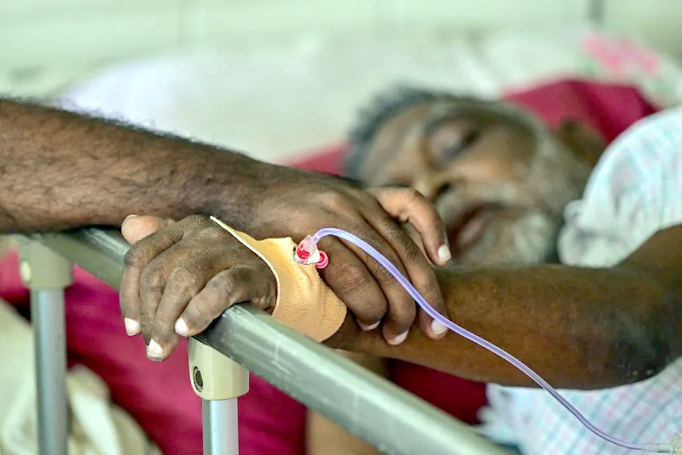 ডেঙ্গুতে ৫৬ মৃত্যুর পর মশা মারতে সামরিক ড্রোন মোতায়েন করল শ্রীলঙ্কা
