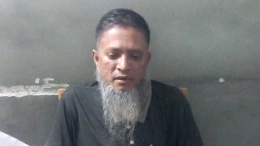 স্বরাষ্ট্রমন্ত্রীর দপ্তরের জাল সিল তৈরির চেষ্টার অভিযোগে মধ্যবয়সী আটক