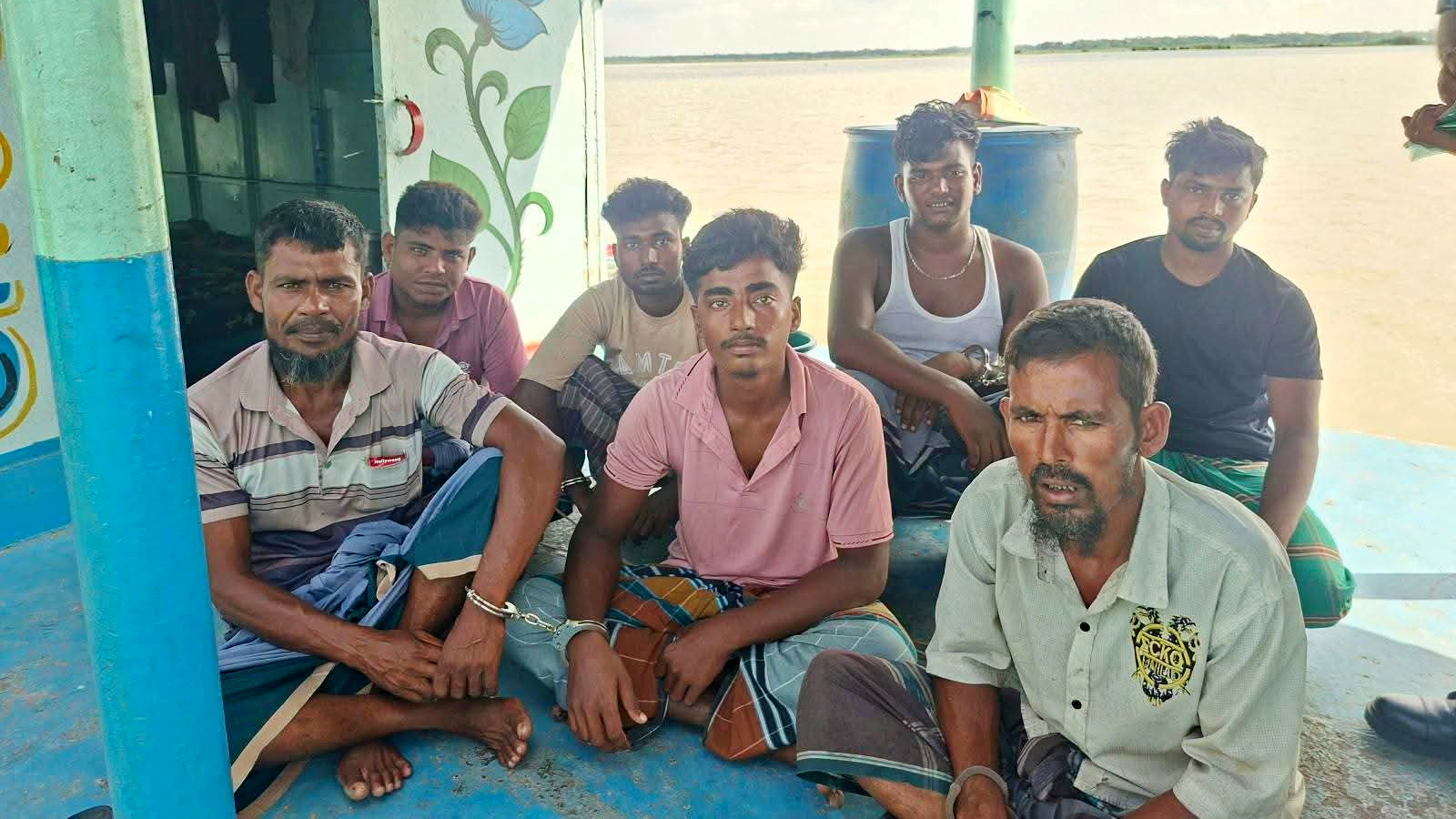 ভোলায় অবৈধভাবে বালু উত্তোলন, ৭ জনকে জরিমানা