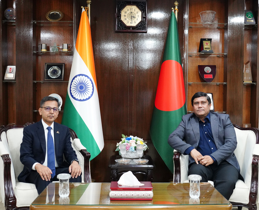 প্রধানমন্ত্রীর প্রতিরক্ষা উপদেষ্টার সঙ্গে সাক্ষাৎ করলেন ভারতীয় হাইকমিশনার