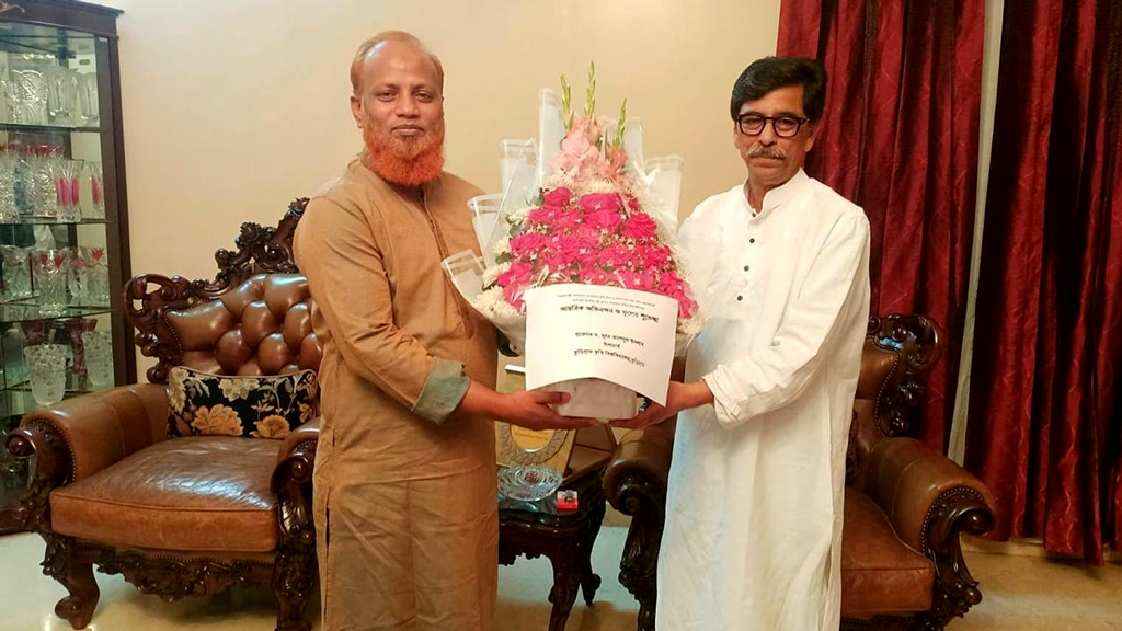 কৃষিমন্ত্রীর সঙ্গে কুড়িগ্রাম কৃষি বিশ্ববিদ্যালয়ের উপাচার্যের সৌজন্য সাক্ষাৎ