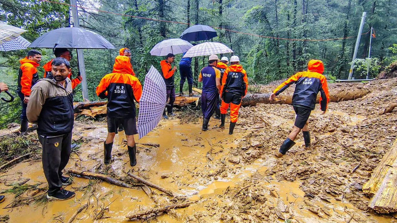 হিমাচলে বন্যা-ভূমিধসে নিহত ৫১, নিখোঁজ ২২