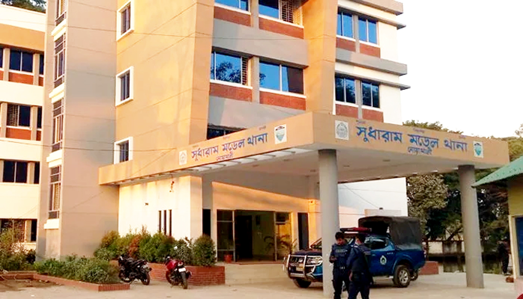 নোয়াখালীতে ব্যবসায়ীর বাড়িতে দুর্ধর্ষ ডাকাতি, আহত ৫