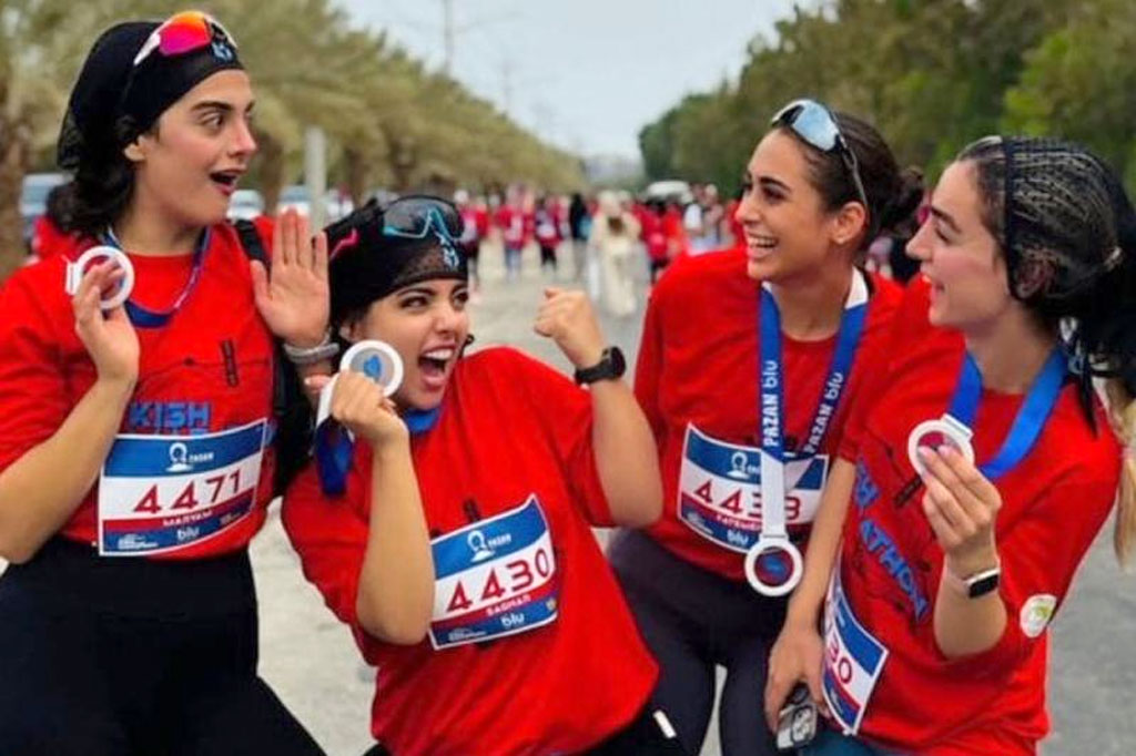 হিজাব ছাড়াই ম্যারাথনে দৌড়ালেন নারীরা—ইরানে ২ আয়োজক গ্রেপ্তার