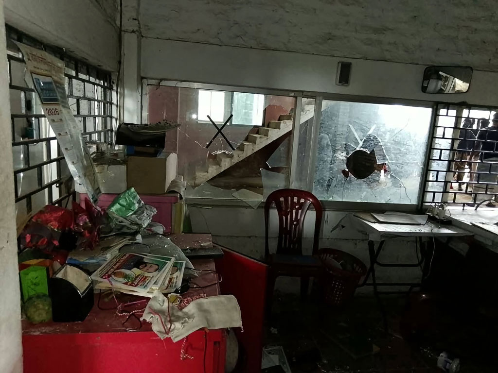 এমপিপুত্রের নেতৃত্বে সাবেক উপজেলা চেয়ারম্যানের প্রতিষ্ঠানে ‘হামলা’