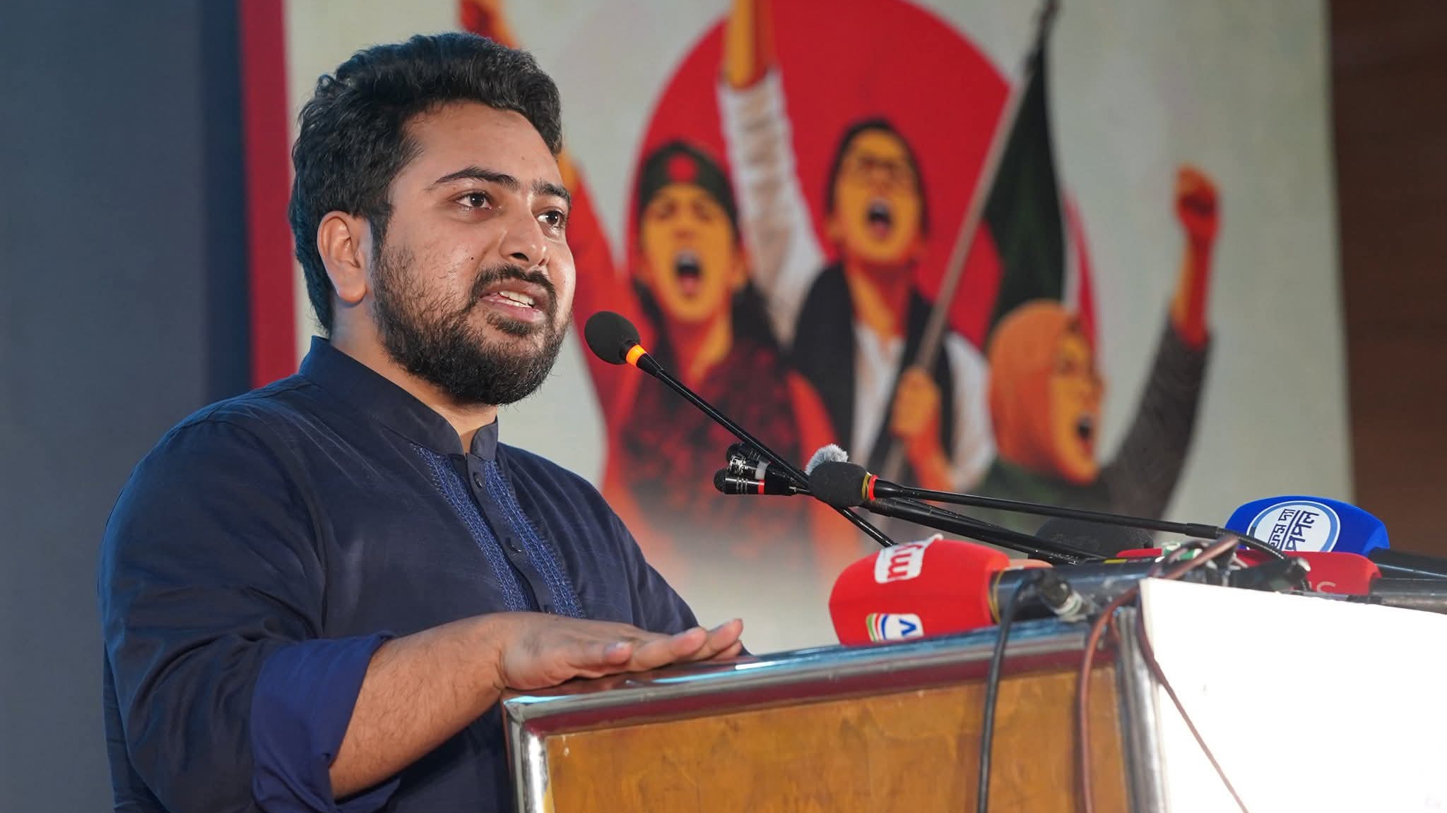 ১৪-১৫ জুলাই নারীদের সাহসী ভূমিকাতেই আন্দোলন গণ–অভ্যুত্থানের দিকে এগিয়ে যায়: নাহিদ ইসলাম