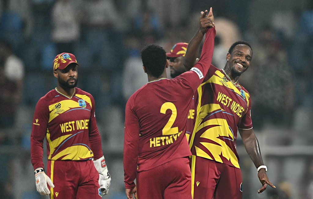 সুপার এইটে সুপার ওয়েস্ট ইন্ডিজ