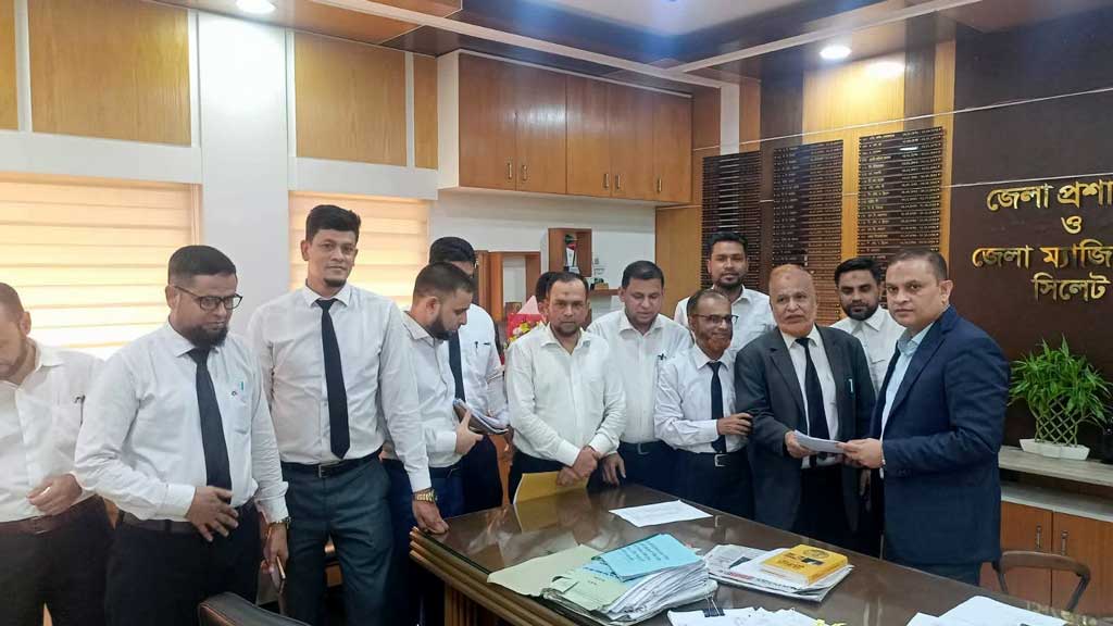 সিলেট আদালতে জামায়াত সমর্থিত ১৭ আইন কর্মকর্তার পদত্যাগ