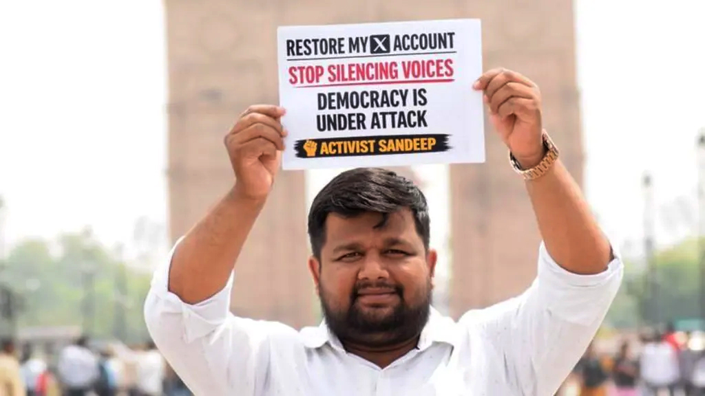 সোশ্যাল মিডিয়ায় রাজনৈতিক পোস্ট নিয়ন্ত্রণে কঠোর আইন করছে ভারত