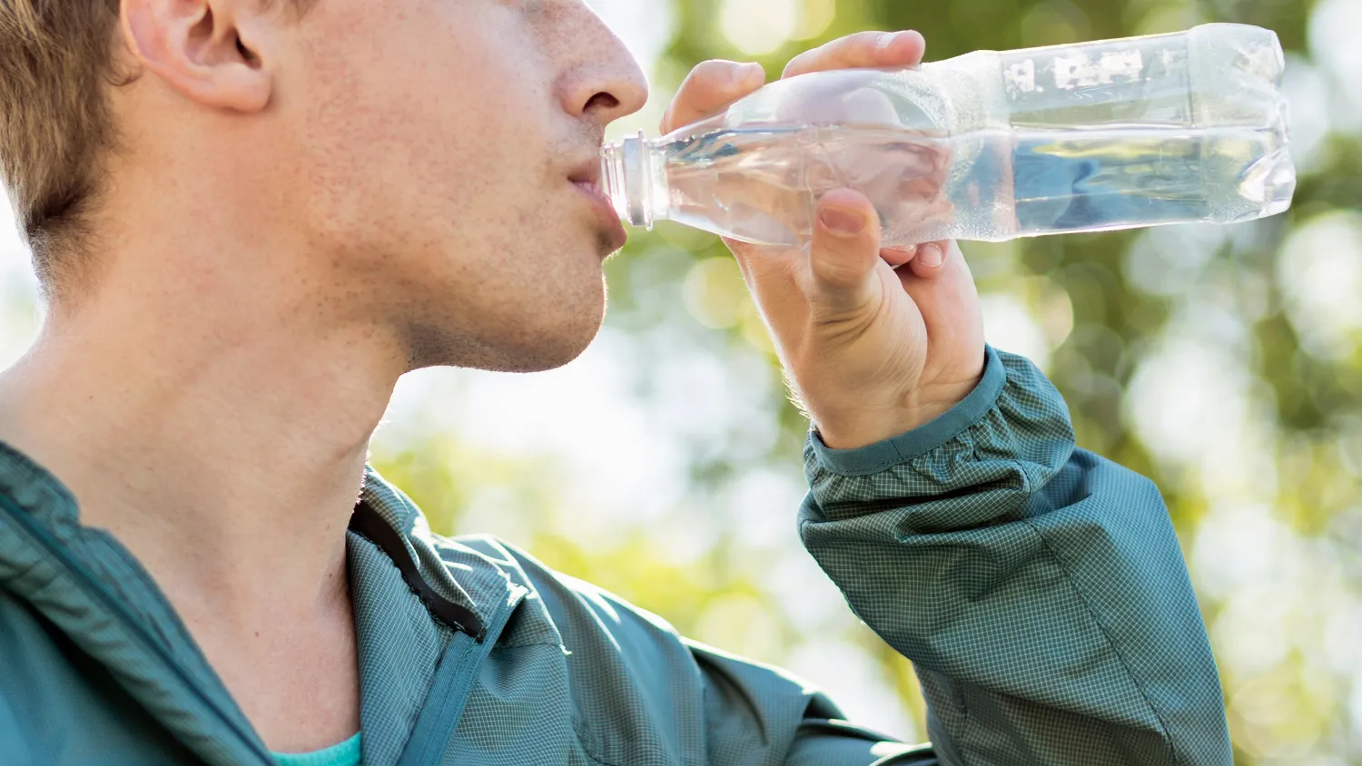 ট্যাপের চেয়েও বেশি মাইক্রোপ্লাস্টিক বোতলজাত পানিতে, গবেষকদের সতর্কতা