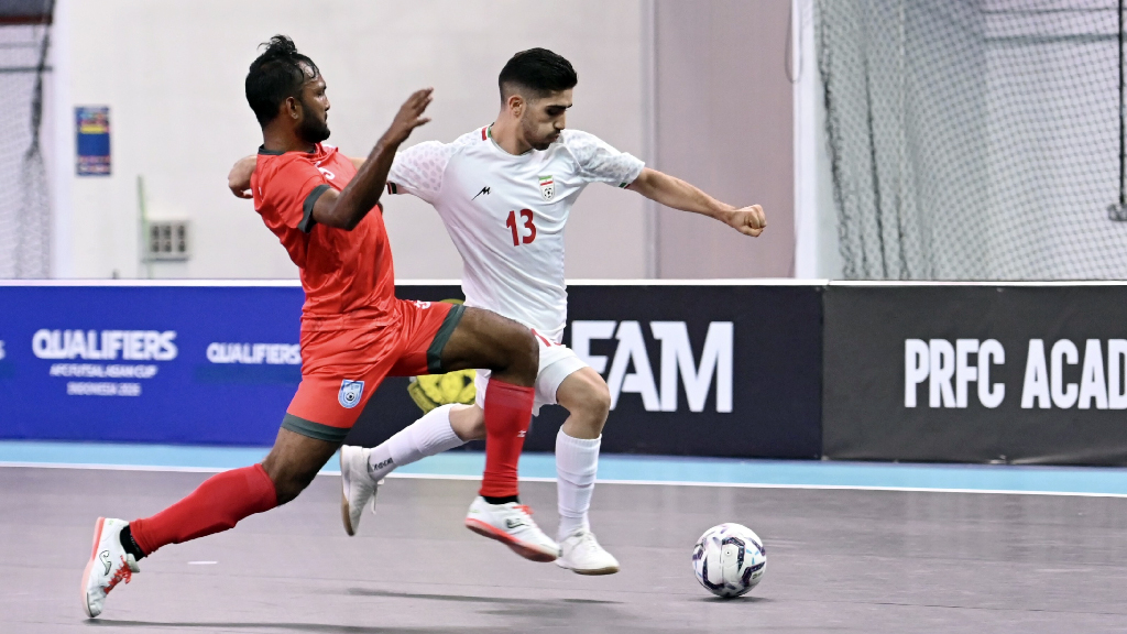 ১২ গোল হজম করে ফুটসালে অভিষেক বাংলাদেশের