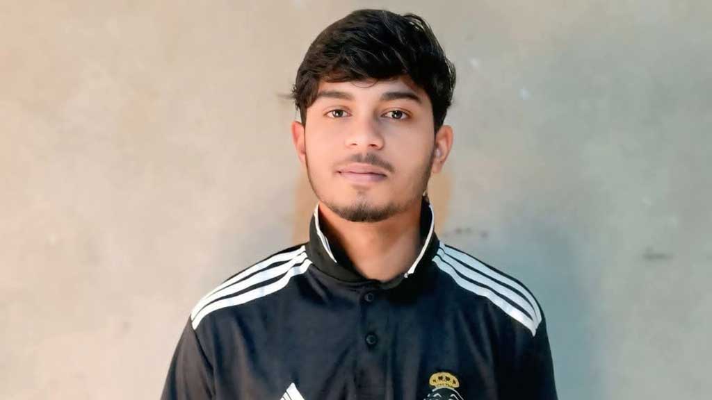 ট্রেনের দরজা থেকে ছিটকে পড়ে যুবকের মৃত্যু