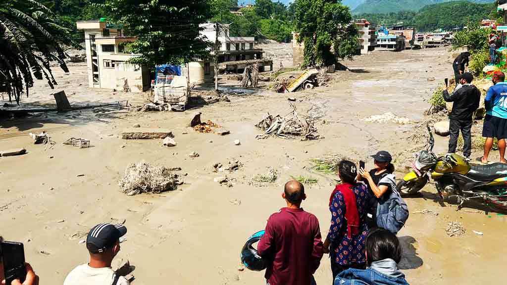 নেপালে আকস্মিক বন্যায় মৃতের সংখ্যা ১০ হাজারে পৌঁছাতে পারে