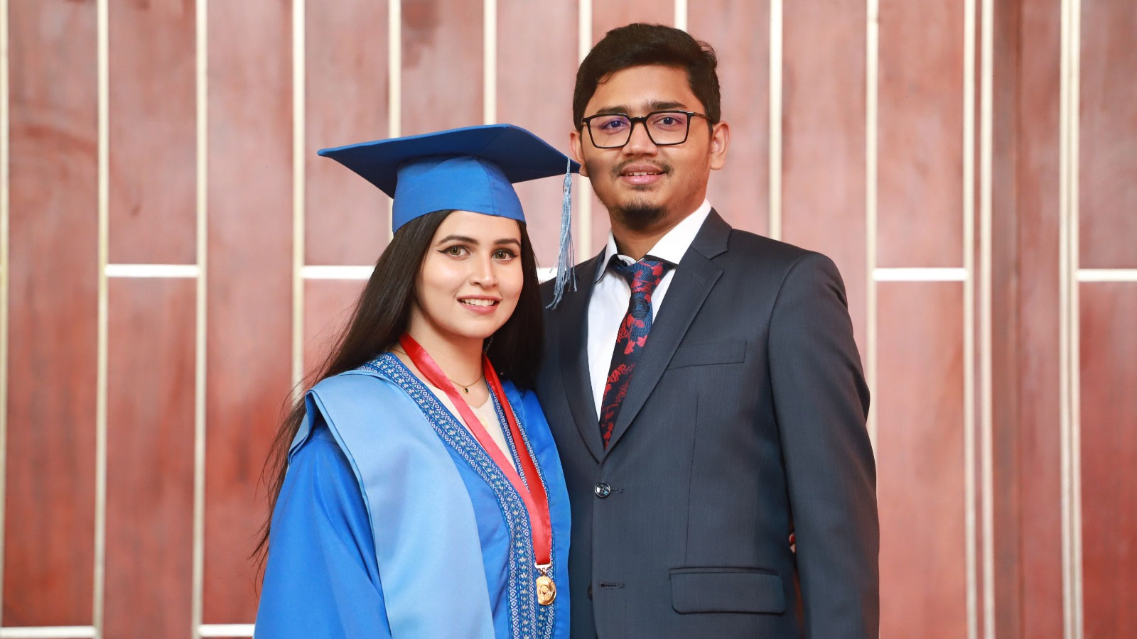 স্বামীর পর স্ত্রীও পেলেন আচার্য স্বর্ণপদক