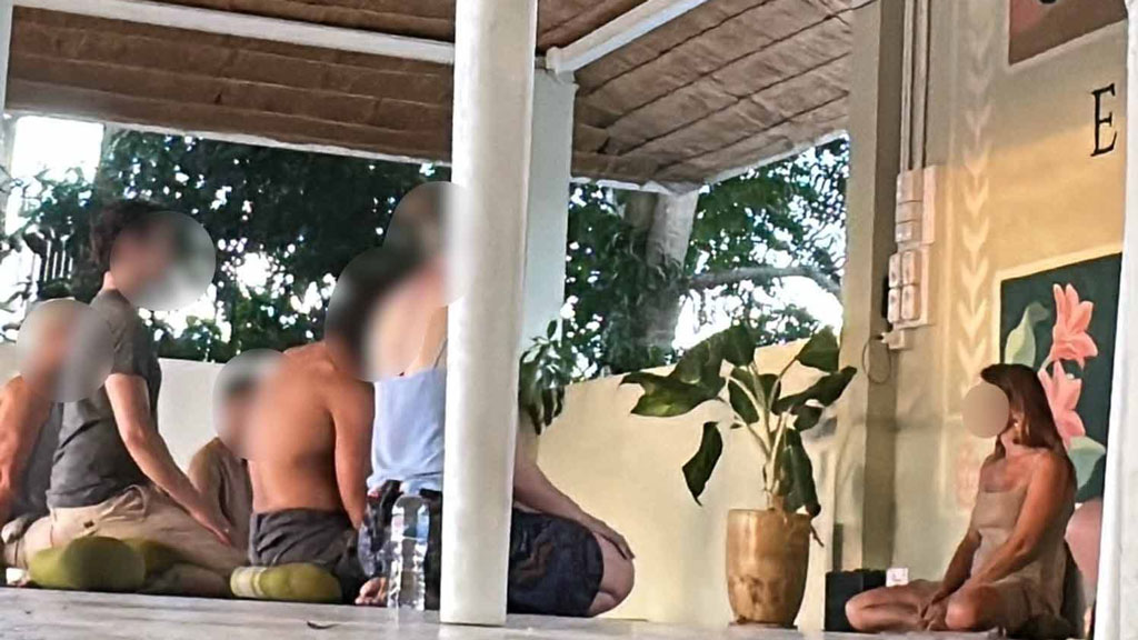 থাইল্যান্ডে যৌন শিক্ষার ক্লাস থেকে ব্রিটিশ সন্ন্যাসিনী গ্রেপ্তার