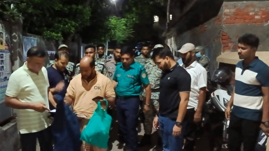 খুলনায় যৌথ অভিযানে গজাল রানাসহ ৩২ জন গ্রেপ্তার