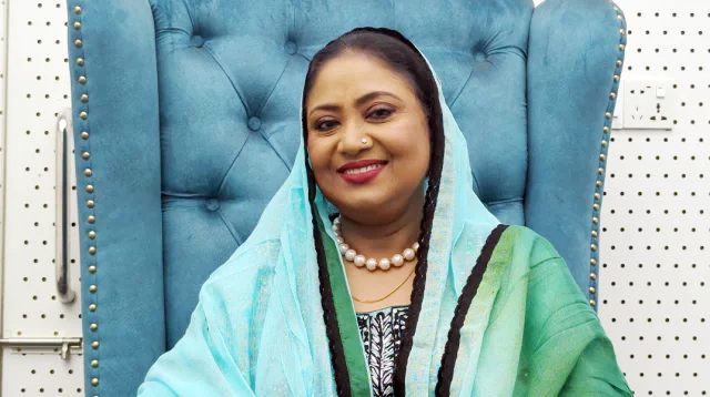 ভাইয়ের অসুস্থতায় বিষাদমাখা জন্মদিন কাটছে বেবী নাজনীনের