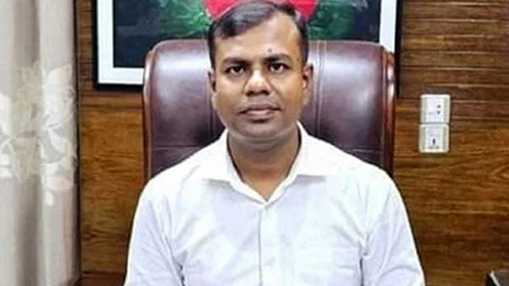 চাচাকে ‘বাবা’ দেখিয়ে মুক্তিযোদ্ধা কোটায় চাকরি: সেই বিসিএস কর্মকর্তা কারাগারে