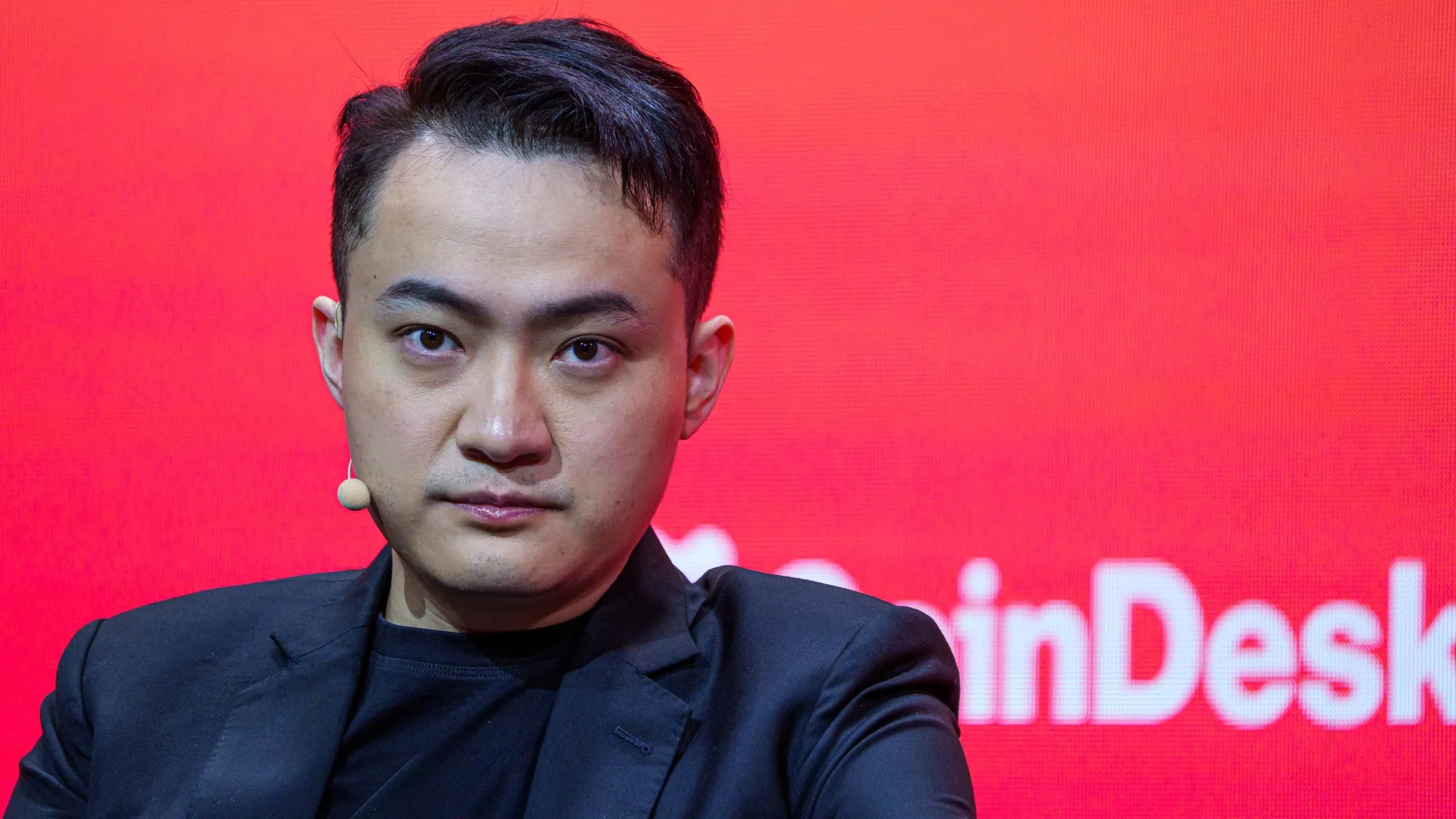 ট্রাম্পের ক্রিপ্টো কোম্পানির বিরুদ্ধে বিলিয়নিয়ার সানের মামলা