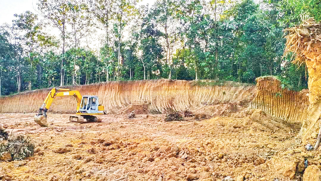 রামগড় স্থলবন্দর প্রকল্পে পাহাড় কাটার অভিযোগ, তদন্তের নির্দেশ