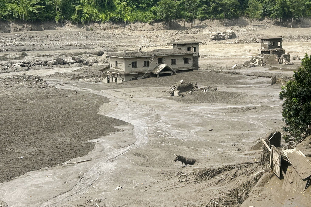 নেপাল-তিব্বতে আকস্মিক বন্যার কারণ কী