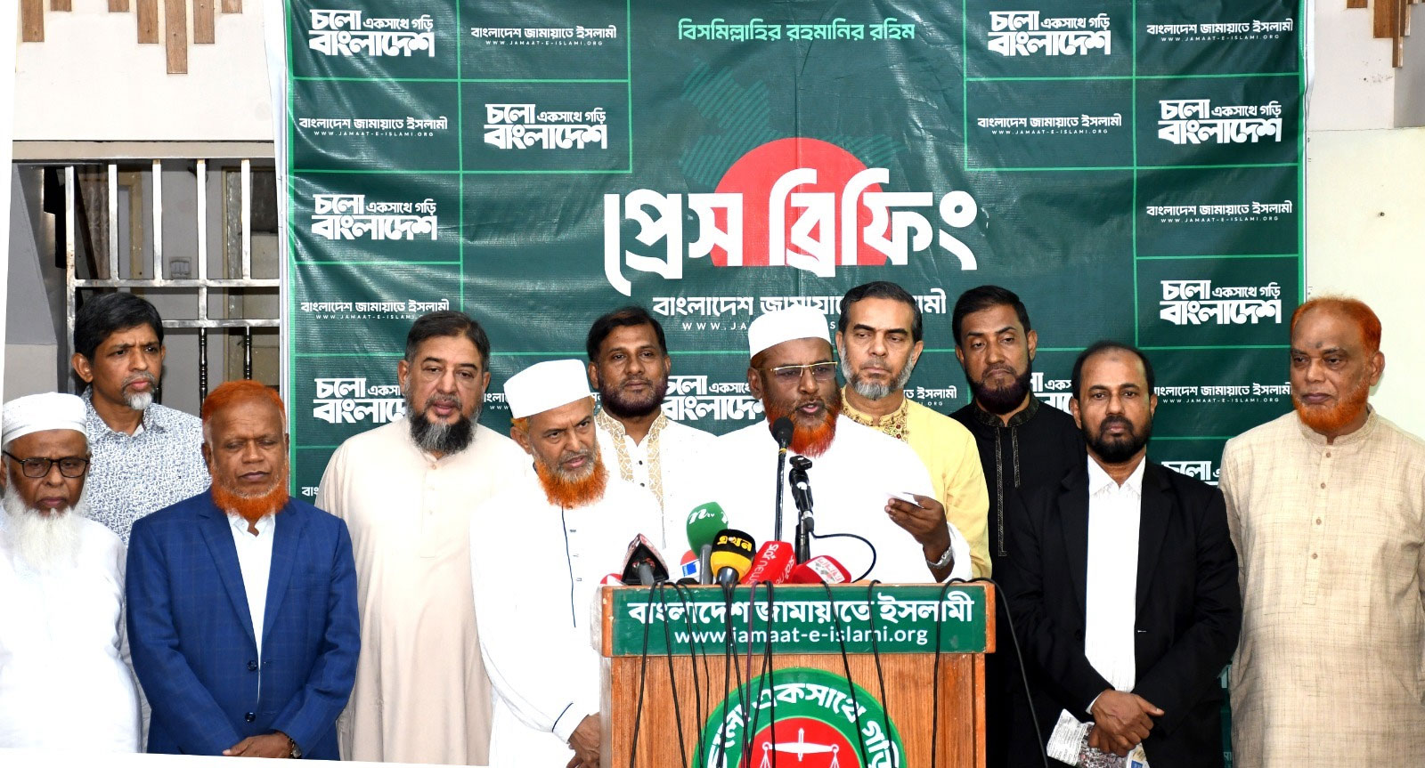 ইচ্ছাকৃতভাবে বিরোধী দলকে সংবিধান সংস্কার প্রক্রিয়া থেকে বাইরে ঠেলে দেওয়া হচ্ছে: পরওয়ার