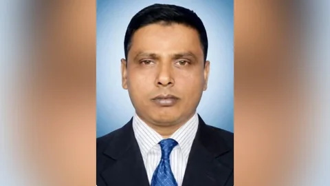 আগৈলঝাড়ায় সন্ত্রাসবিরোধী মামলায় নিষিদ্ধ ছাত্রলীগের সভাপতি গ্রেপ্তার