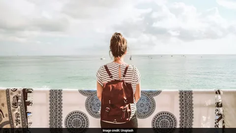 চাকরি ছেড়ে জার্মান তরুণীর একা বিশ্বভ্রমণ নিয়ে বিতর্ক তুঙ্গে
