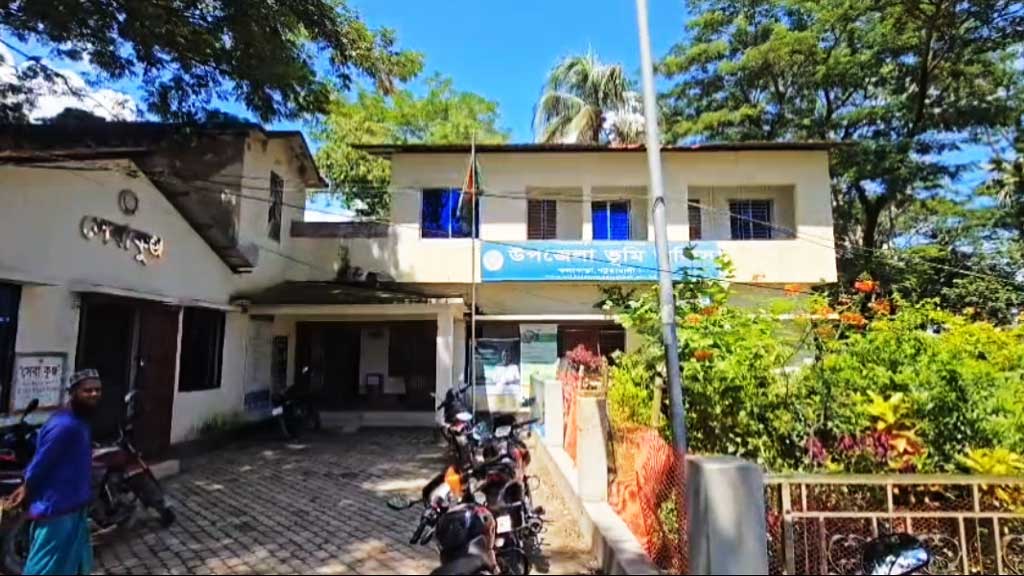 এসিল্যান্ডের স্বাক্ষর জাল করে নামিজারিতে জালিয়াতি, দলিল লেখকের সহকারী আটক