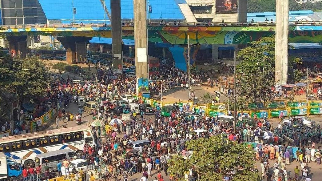 সেনাবাহিনীর লাঠির আঘাতে অটোরিকশা চালক মৃত্যুর দাবিটি গুজব