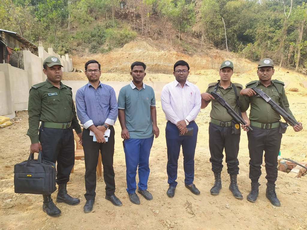পাহাড় কেটে রিসোর্ট নির্মাণের চেষ্টা, ২ লাখ টাকা জরিমানা