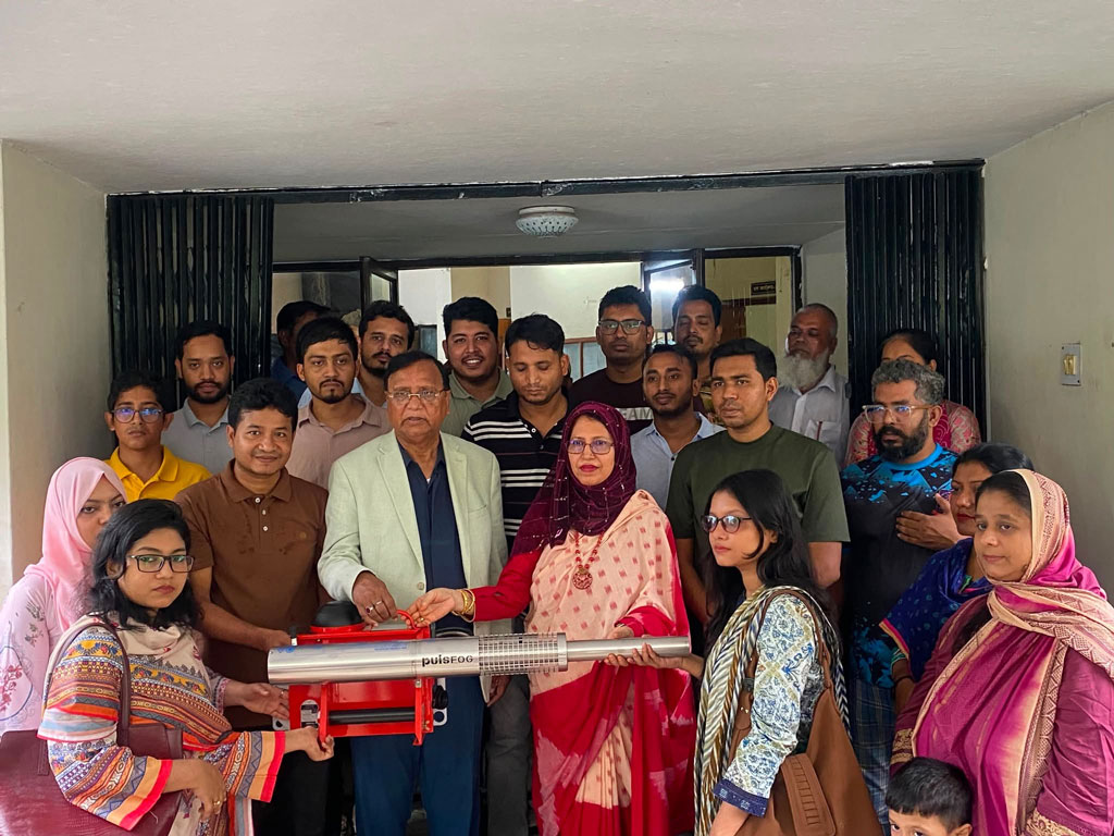 ঢাবির দুই হলে ফগার মেশিন দিল ডিএসসিসি