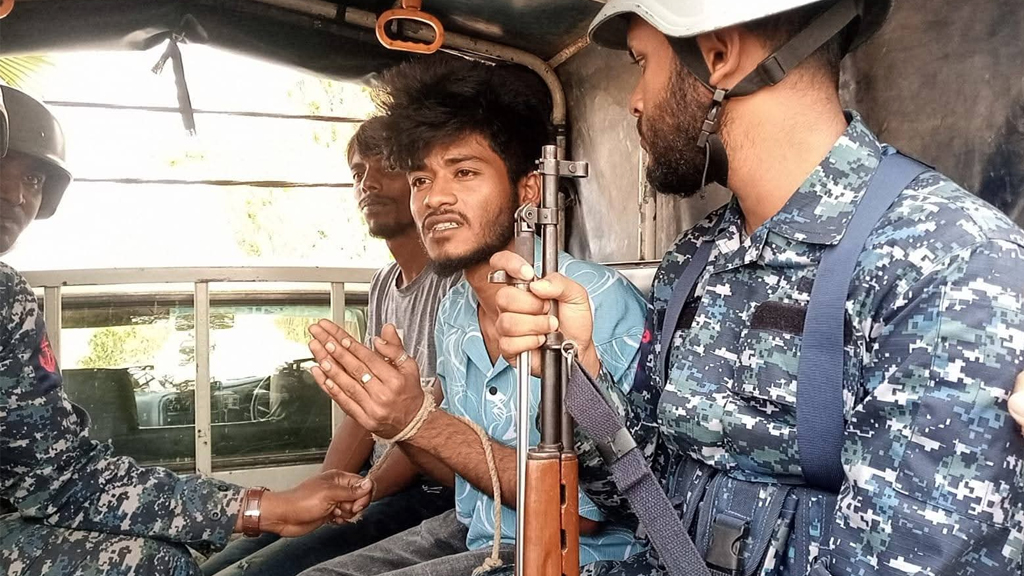 পাথরঘাটায় কিশোর গ্যাংয়ের ২ সদস্য আটক, এক মাসের কারাদণ্ড